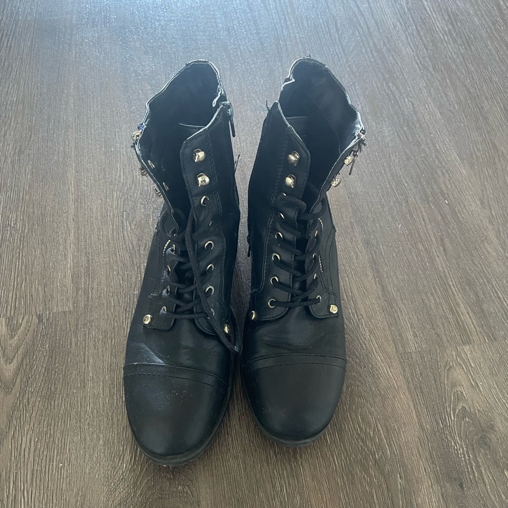 Guess Black Boot